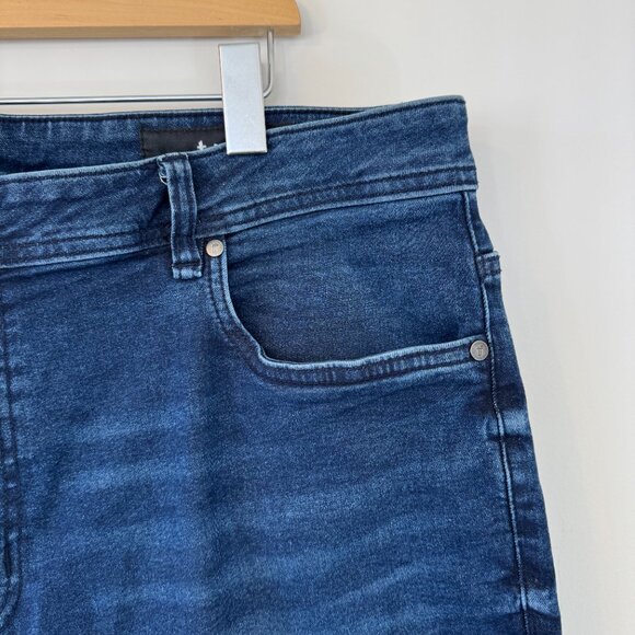 TPJ Men's 40x28 Athletic Fit Blue Jeans - Picture 8 of 10